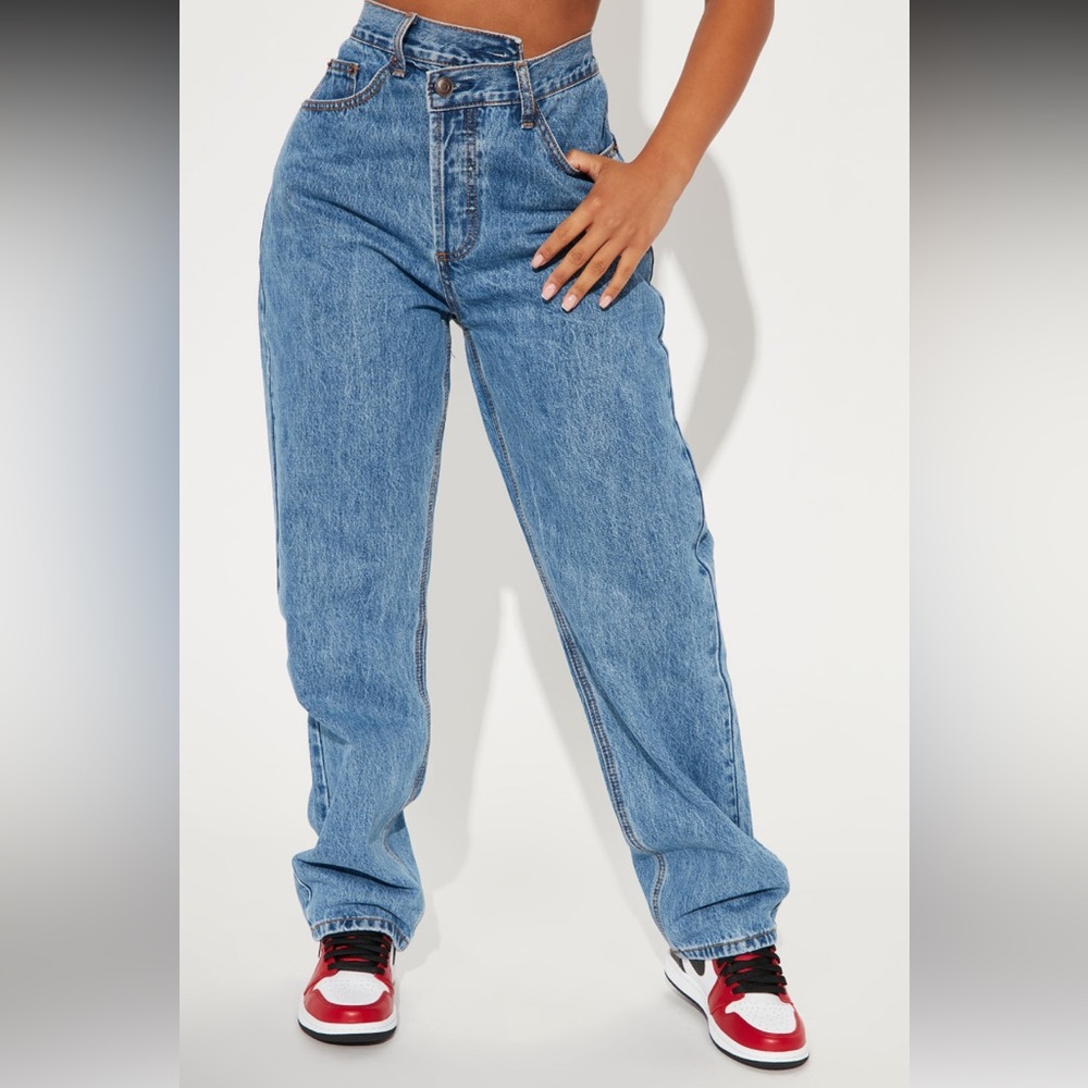 Fashion Nova Size 11 Medium wash Petite Crossover Straight Leg Jeans (ZDJ1407P)